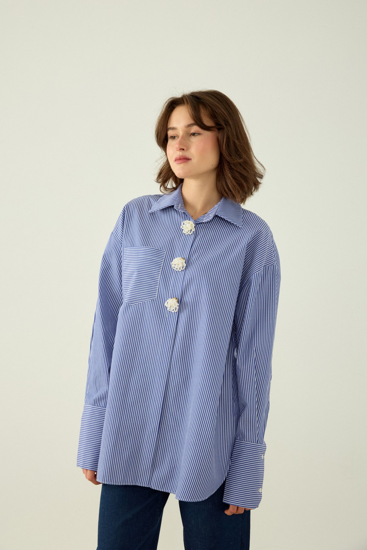 ÇİZGİLİ DÜĞME DETAYLI OVERSIZE POPLİN GÖMLEK - İNDİGO