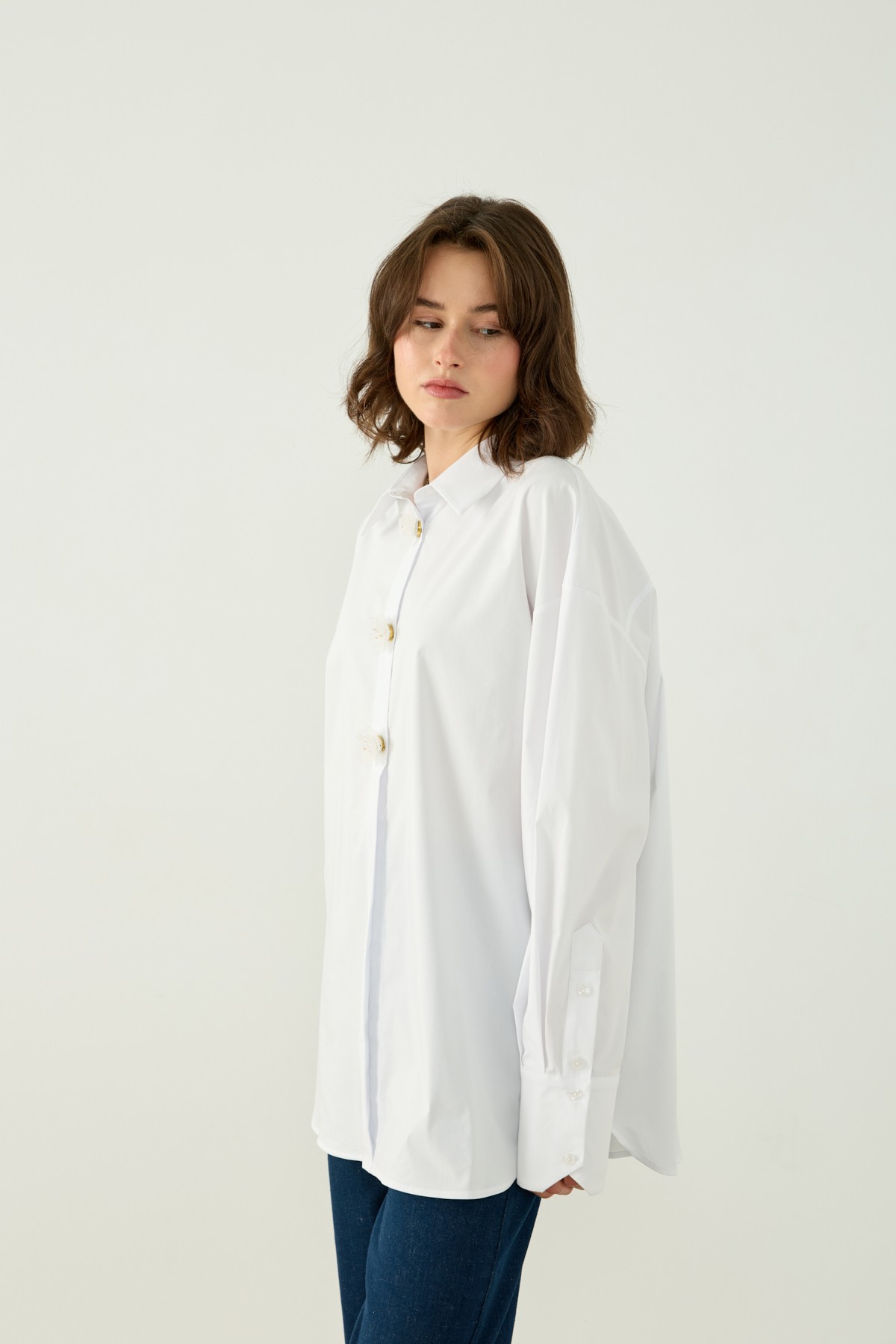 DÜĞME DETAYLI OVERSIZE GÖMLEK - BEYAZ