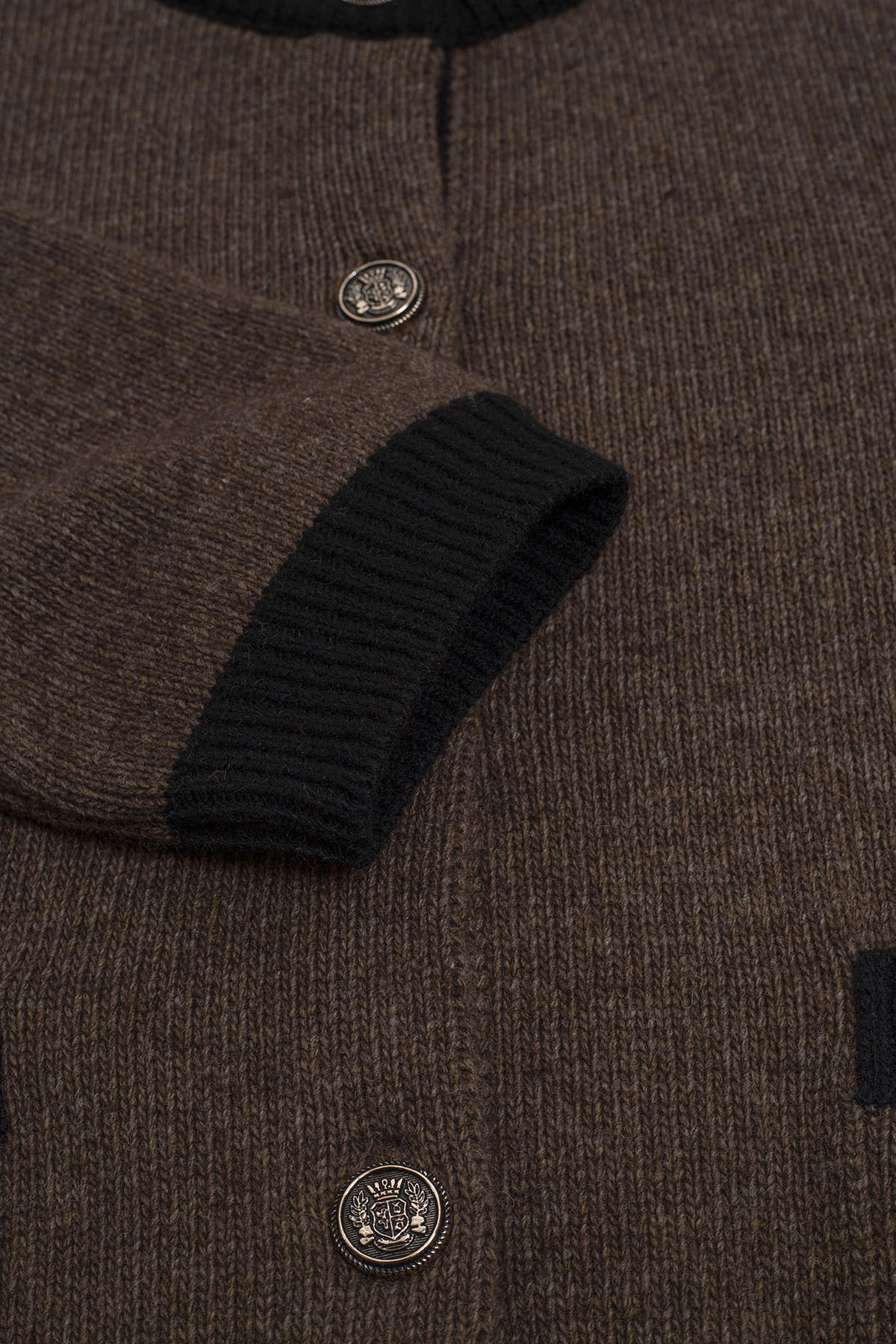 CEP DETAYLI YÜN TRIKO HIRKA - KAHVE