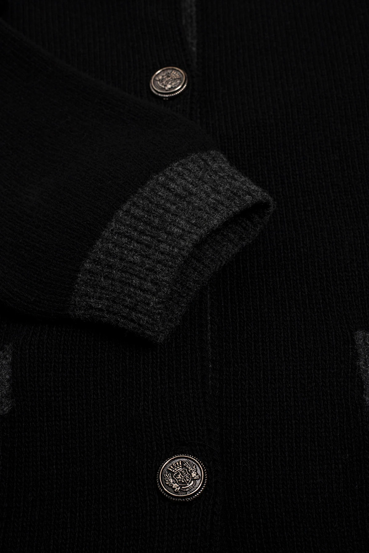 CEP DETAYLI YÜN TRIKO HIRKA - SİYAH