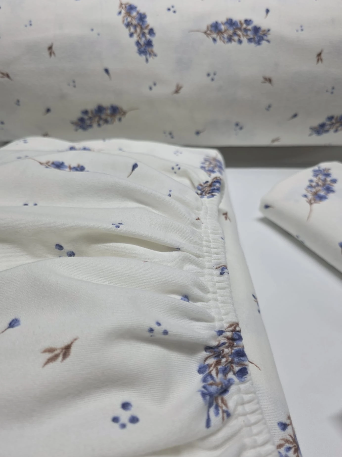 Nostaljik 90'lar Desenleri ile Yumuşak Dokunuş | Pınar Home Collection %100 Pamuk PAZEN Lastikli Çarşaf Seti | Çarşaf & Yastık Kılıfı