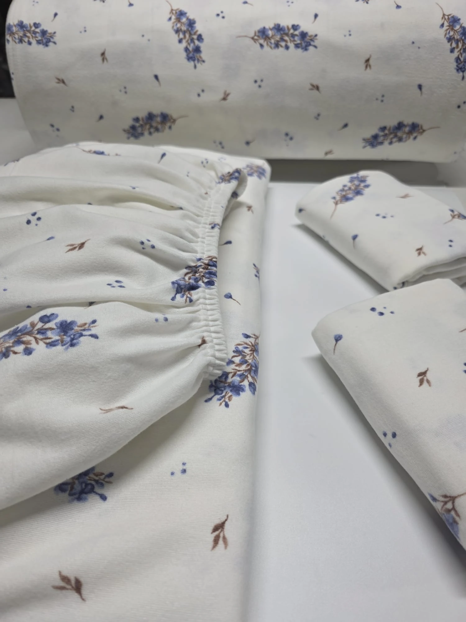 Nostaljik 90'lar Desenleri ile Yumuşak Dokunuş | Pınar Home Collection %100 Pamuk PAZEN Lastikli Çarşaf Seti | Çarşaf & Yastık Kılıfı