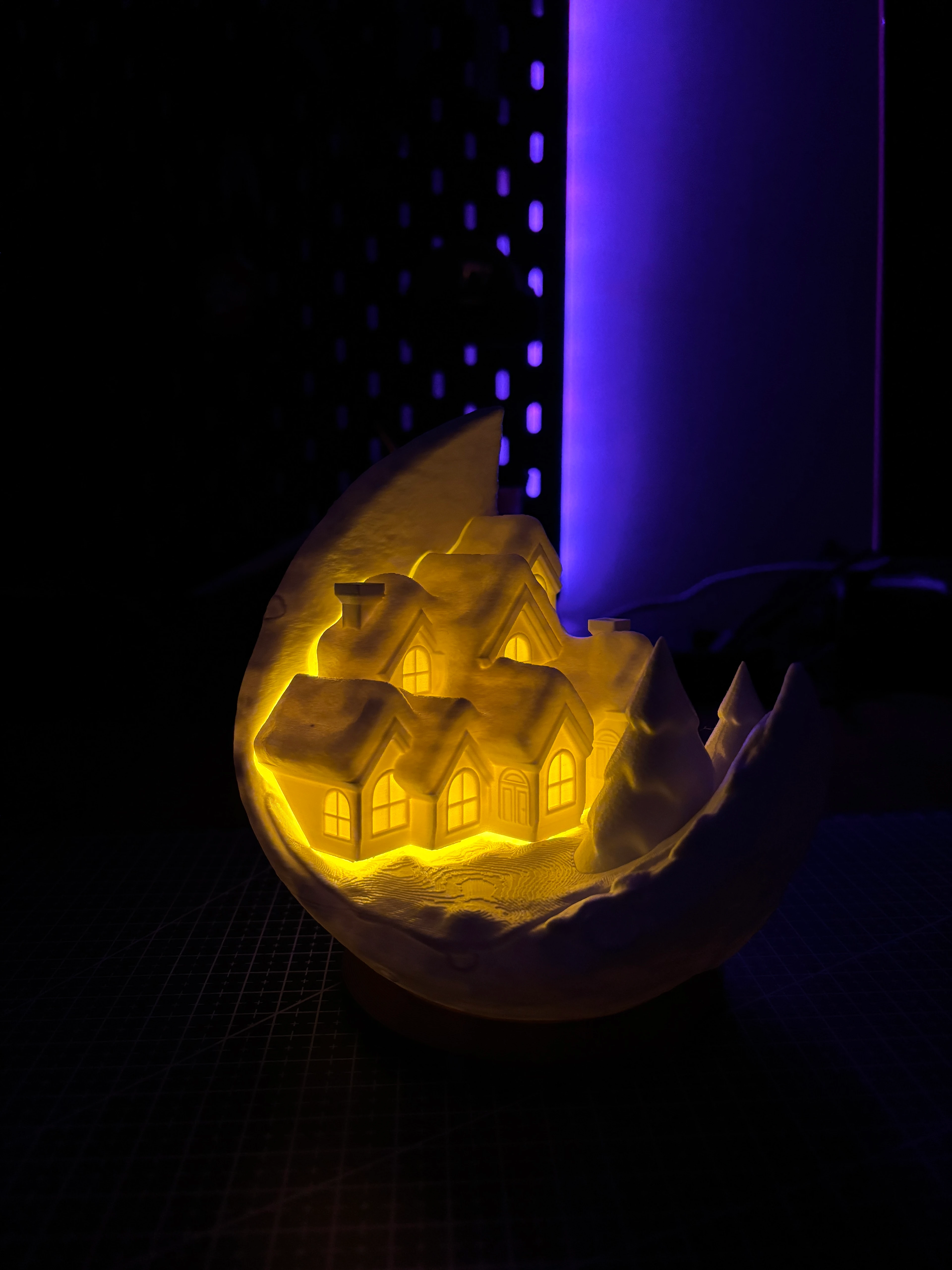 Ay Köyü Masa Lambası