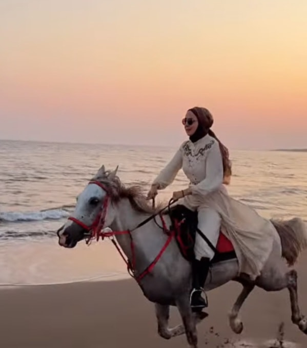 COWGIRL EKRU PANTALONLU TAKIM