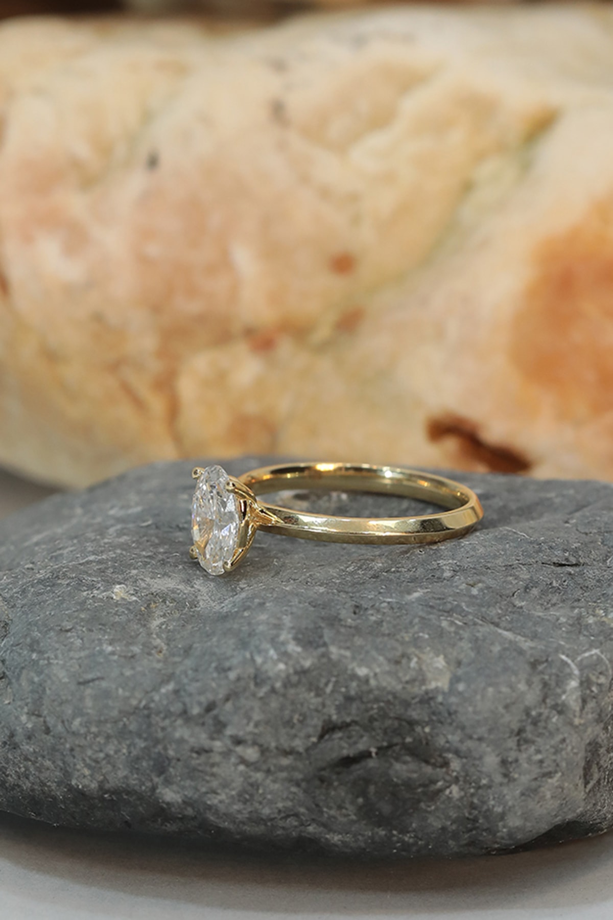 Oval Solitaire Yüzük