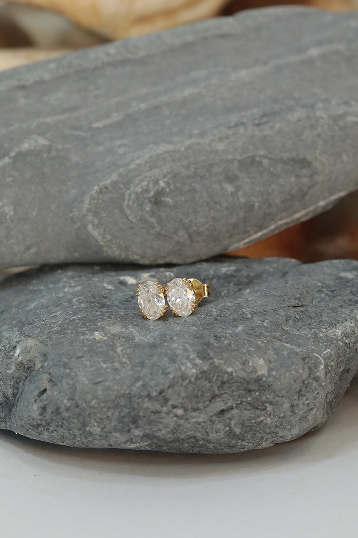 Oval Solitaire Pırlanta Küpe