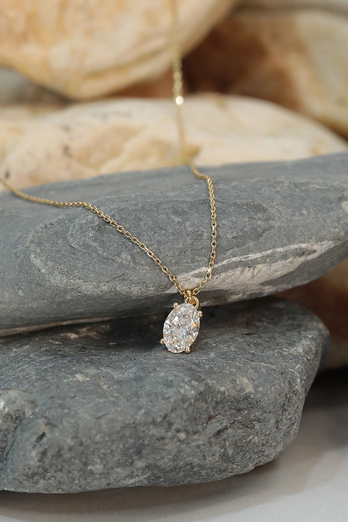 Oval Solitaire Pırlanta Kolye