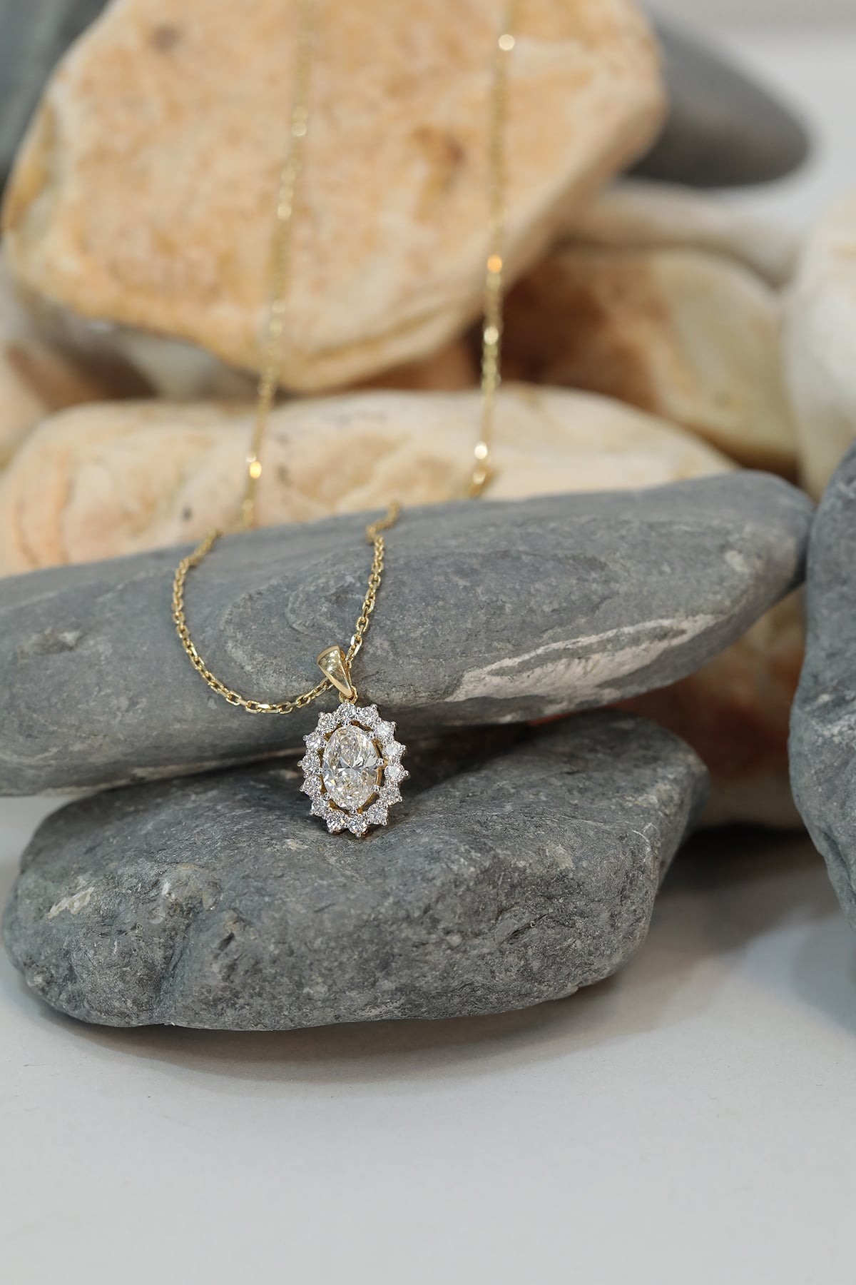 Oval Crown Pırlanta Kolye