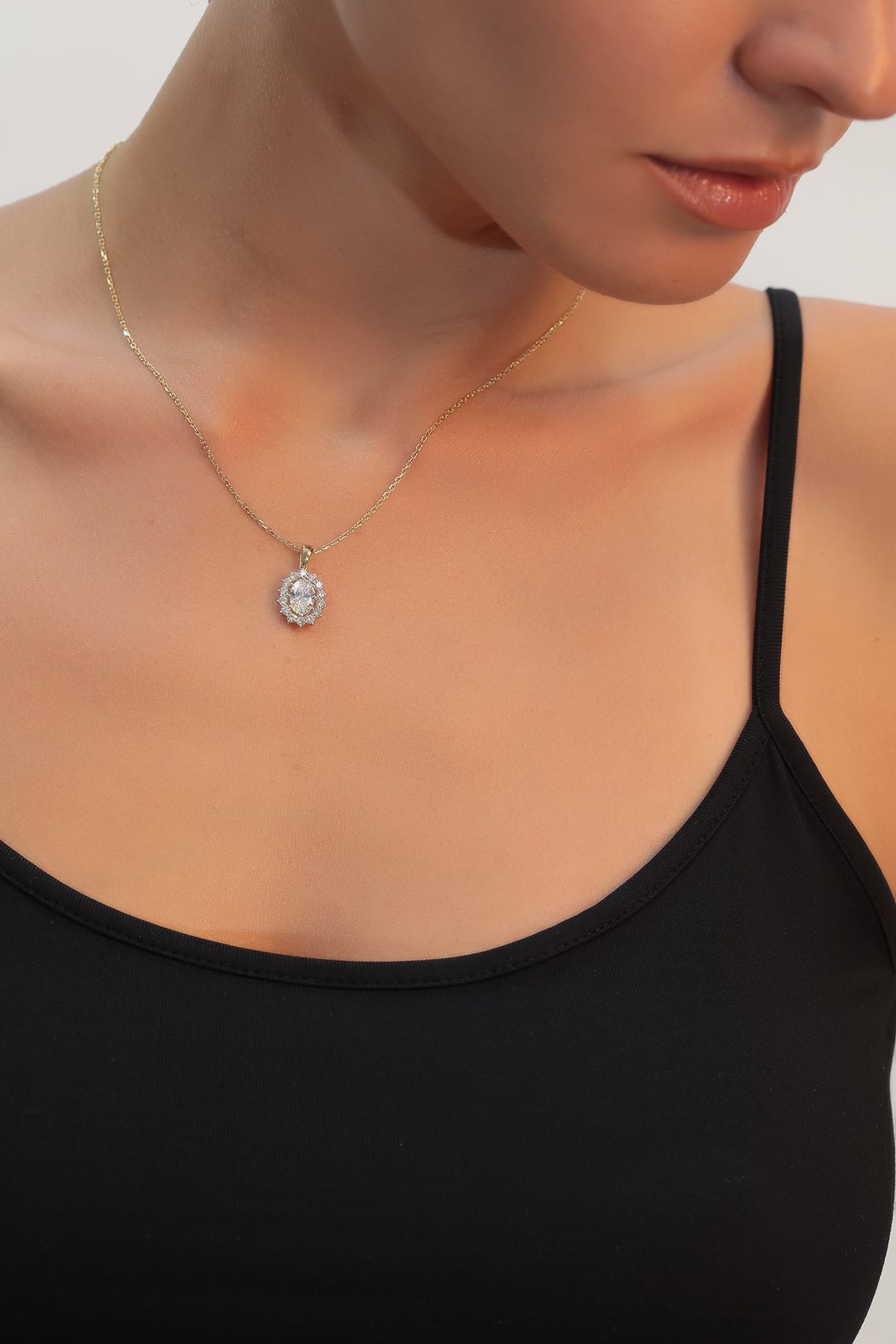 Oval Crown Pırlanta Kolye