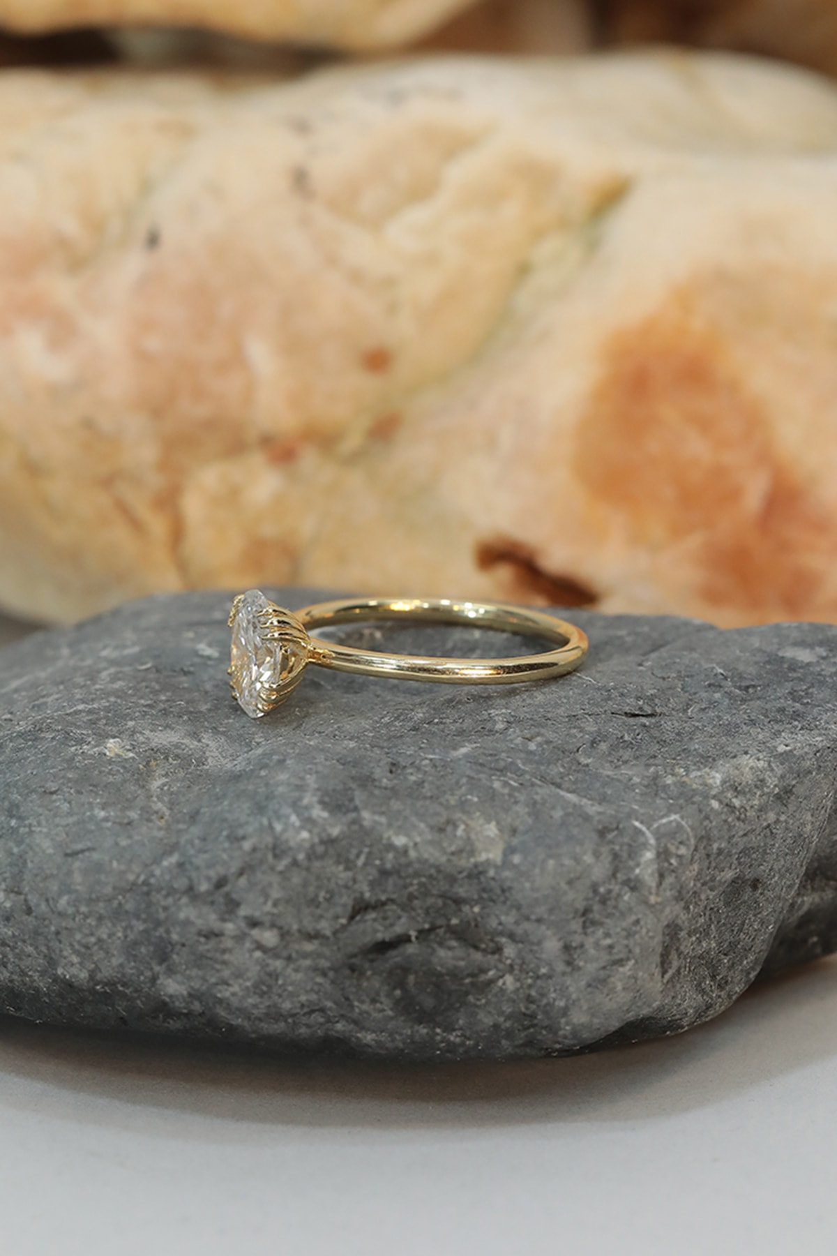 Emerald Solitaire Pavé Yüzük