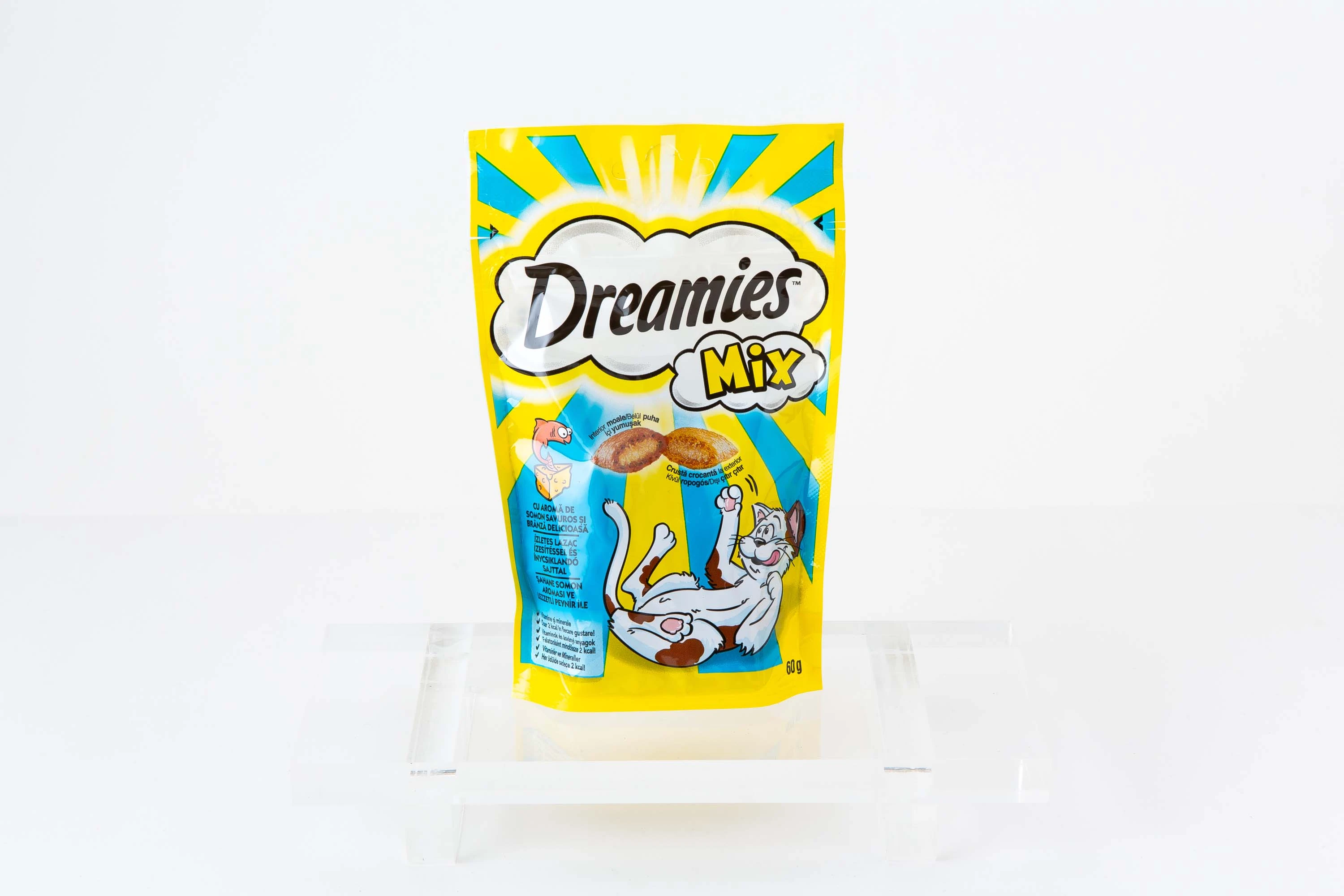 DREAMIES SOMONLU VE PEYNİRLİ KEDİ ÖDÜL MAMASI 60 gr