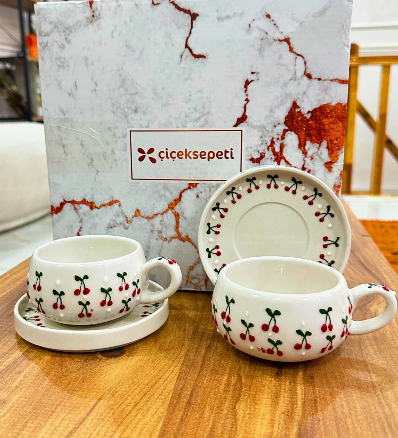 Kiraz Desneli El Yapımı 2 Kişilik Altlıklı Kupa seti
