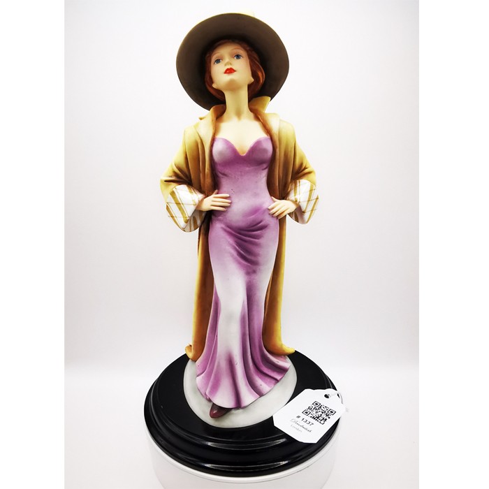 The Leonardo Collection – Cloaked Lady Figurine