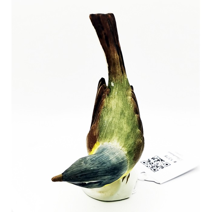 Goebel Bird Figurine: A Delicate Reflection of Nature