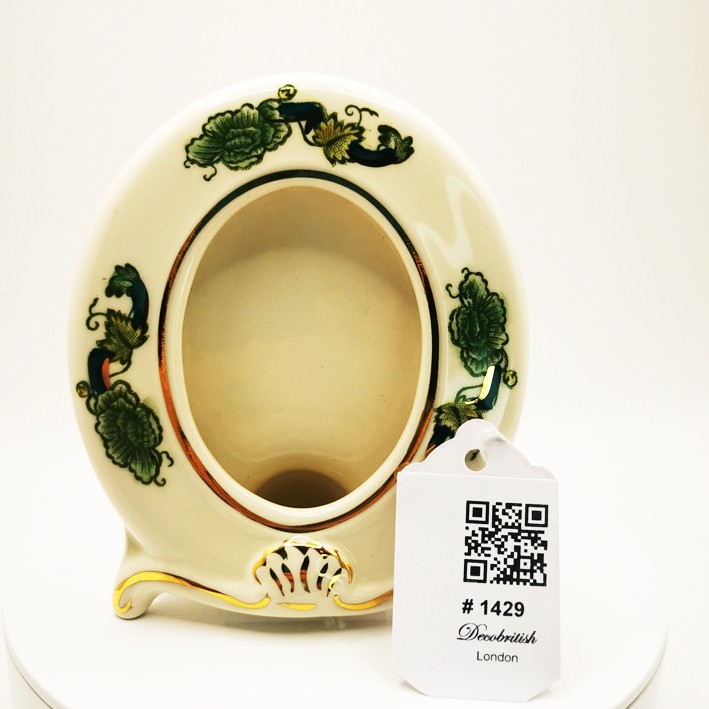Handmade Mason's Green Patterned Frame – Immortalize Your Memories with English Elegance