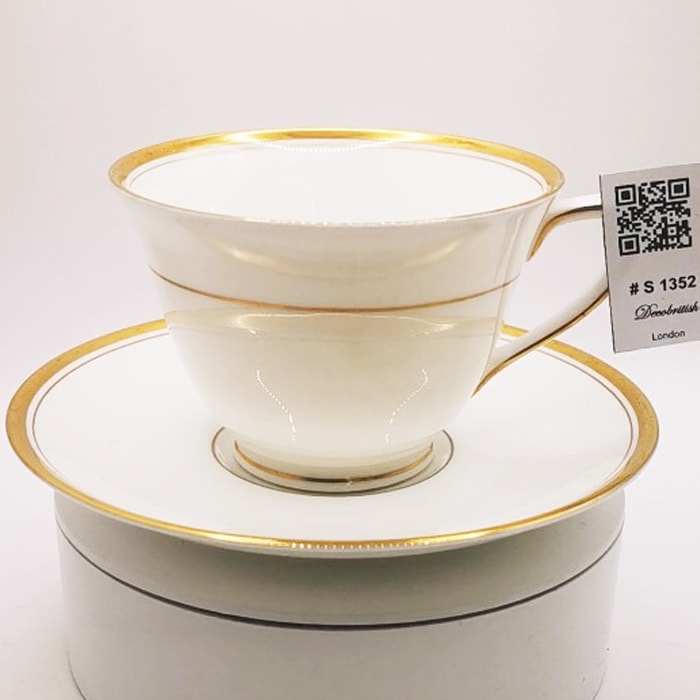Royal Worcester beyaz fincan