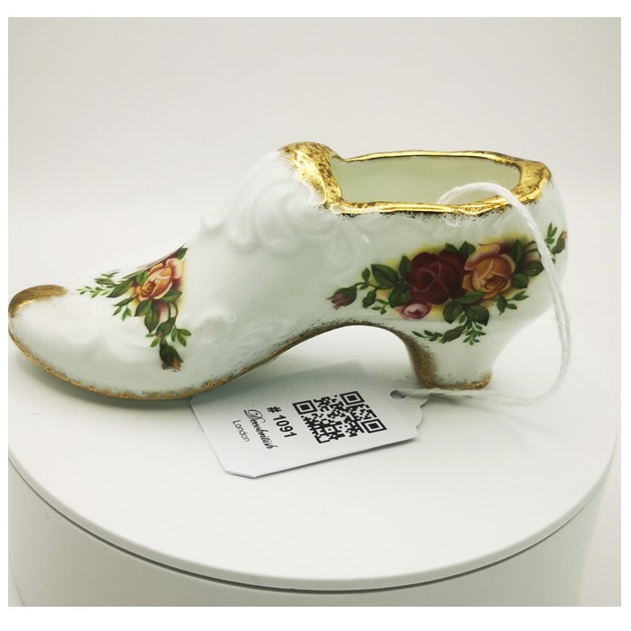 Royal Albert Old Country Roses Shoe Figurine - Elegant Porcelain Design