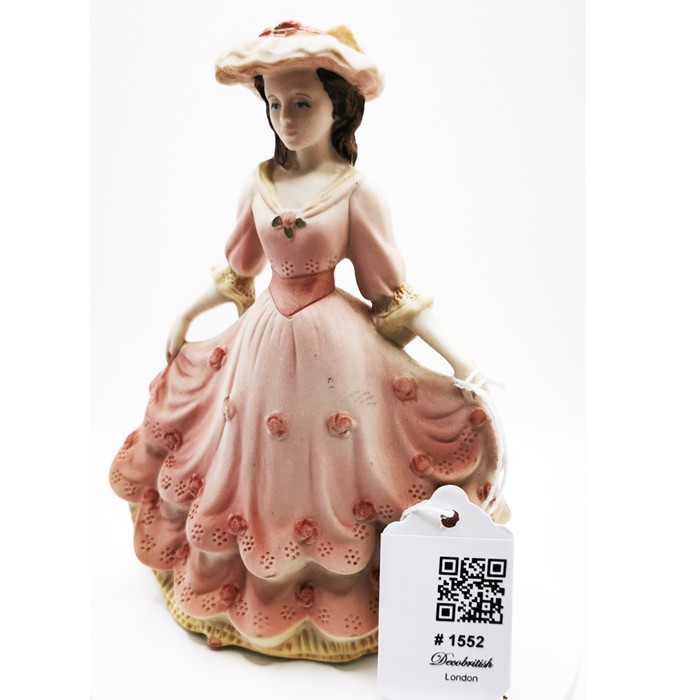 Coalport Beau Monde – Elizabeth Figurine – The Jewel of English Elegance, A Rare Collectible Sculpture