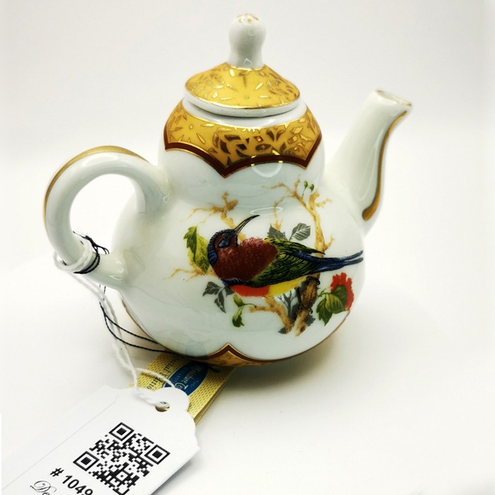 Porcelain Art Miniature Porcelain Teapot - Handmade Collectible Decorative Piece (8 cm)