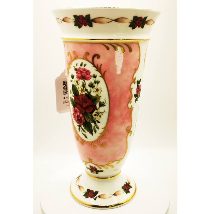 Pollyanna Ruby 40th Wedding Anniversary Floral Vase – Romantic Floral Motifs Adorned with Handcraftsmanship, a Special Anniversary Vase