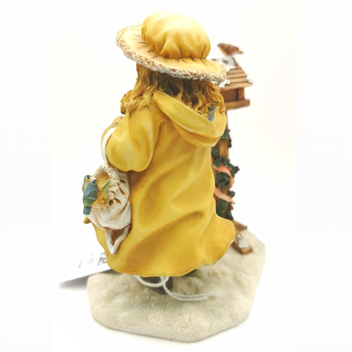 The Leonardo Collection - Winter Visitors Figurine (Christine Haworth)
