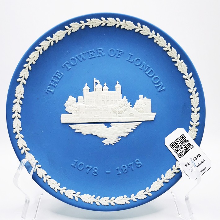 Wedgwood The Tower of London Themed Decorative Porcelain Wall Plate