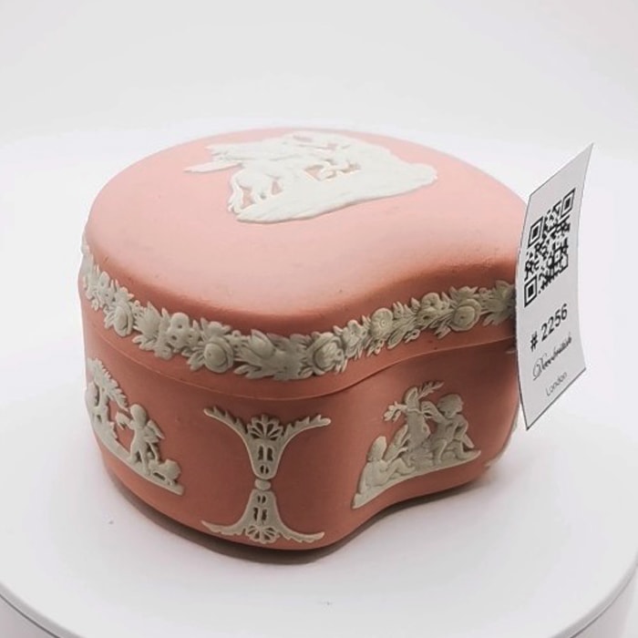 Wedgwood – Pembe Bonboniyer (5,5 x 7 cm)