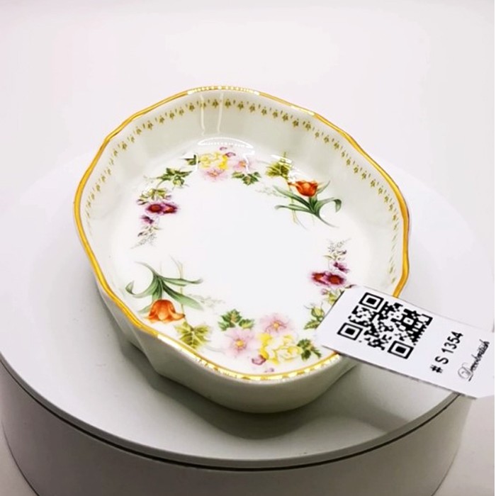 Wedgwood Floral Design Candy Dish/Serving Dish - Elegant and Stylish for Presentations