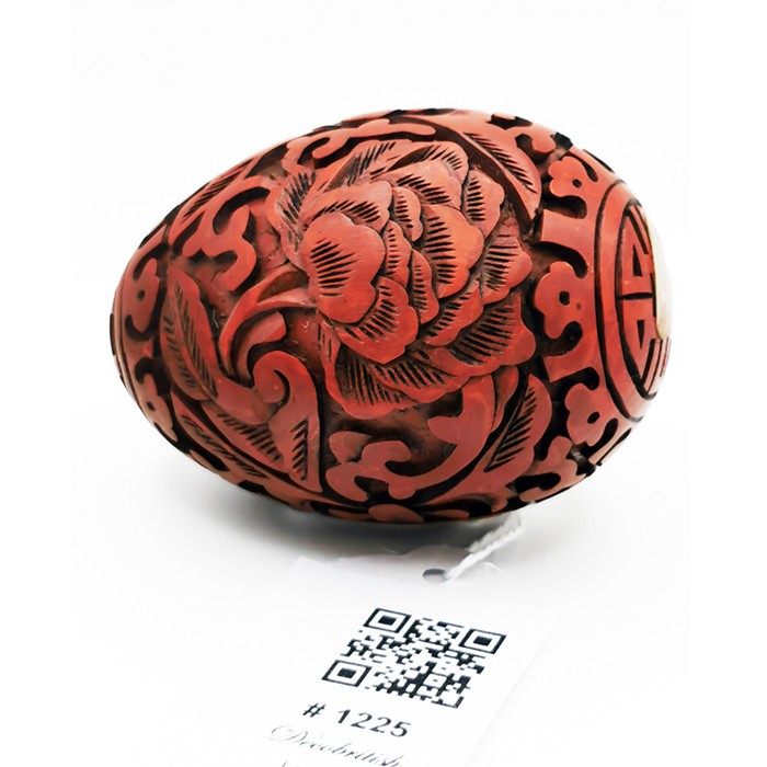Franklin Mint Wooden Egg – Elegant Design