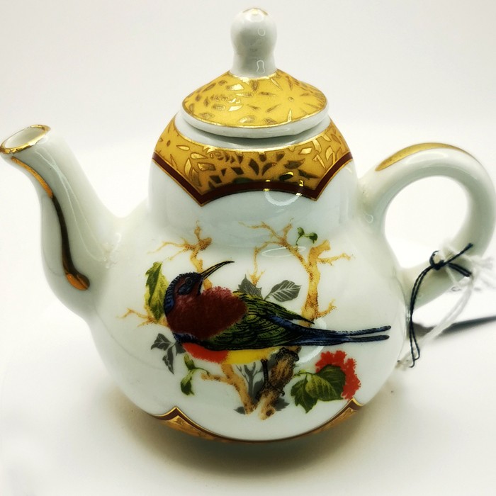 Миниатюрный фарфоровый чайник Porcelain Art - Ручная работа, коллекционный декоративный элемент (8 см)