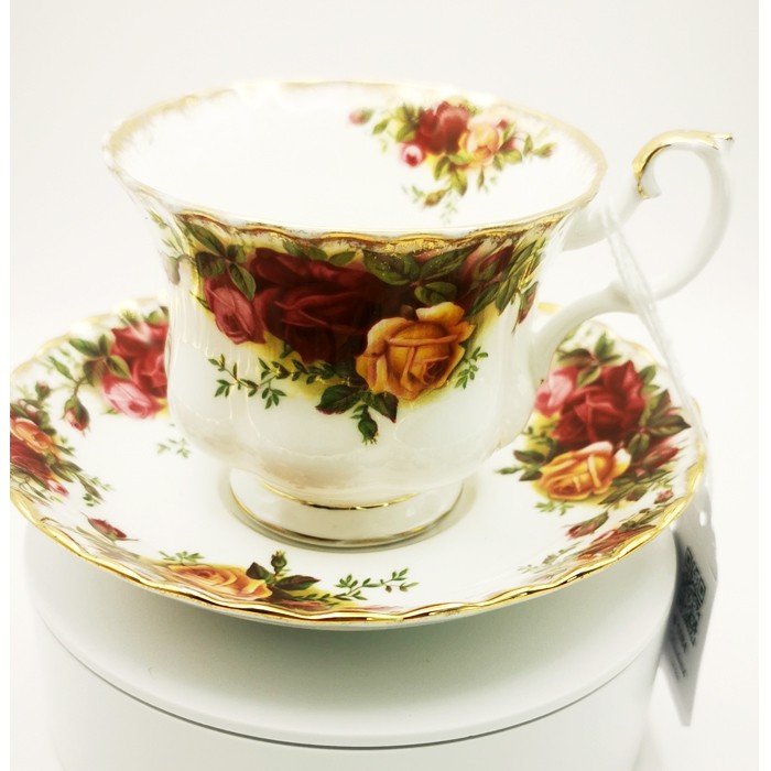 Royal Albert Old Country Roses Tea Cup - The Perfect Blend of Elegance and Traditional English Design