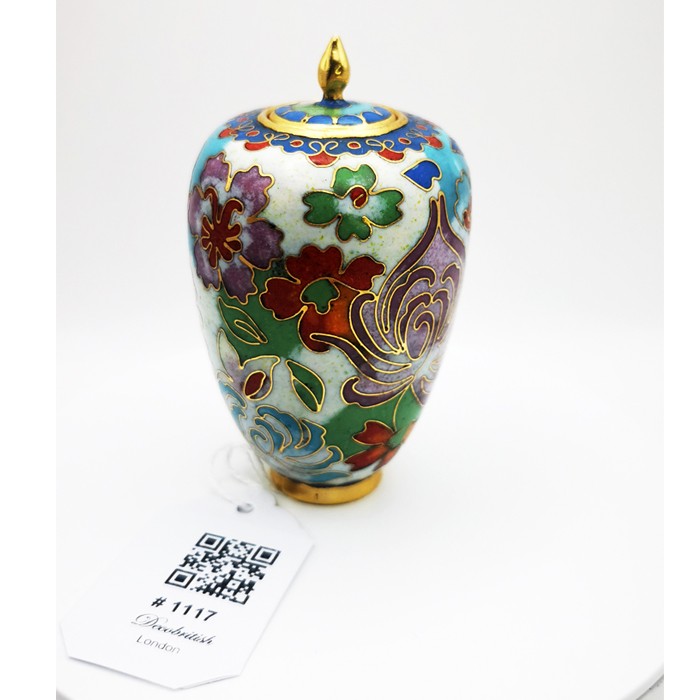 Cloisonné Lidded Vase – Elegant Design with Traditional Chinese Enamel Craftsmanship