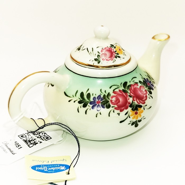 Porcelain Art Miniature Porcelain Teapot - Handmade Vintage Collectible Piece (6.5 cm)