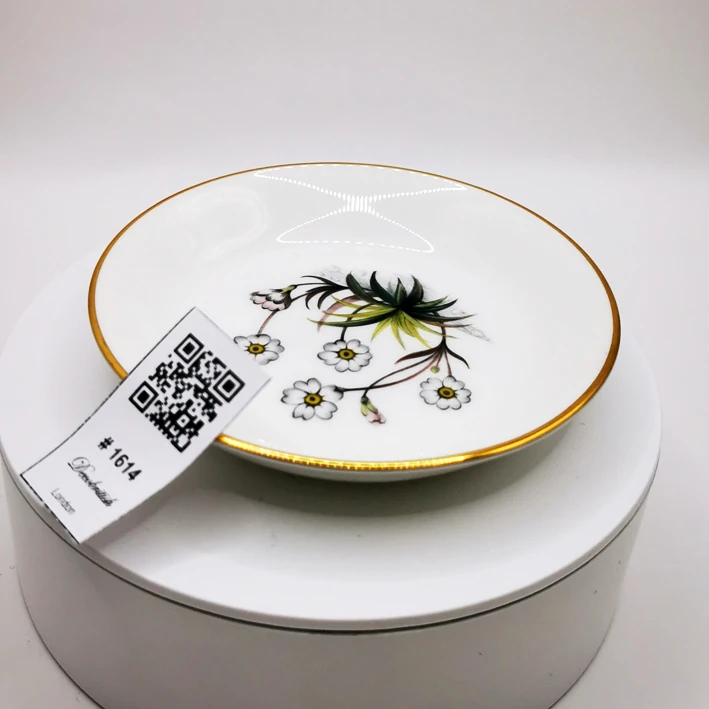 وعاء بورسلين للحلويات بنقوش رقيقة - قطعة تقديم أنيقة على طراز İngiliz Stil، تصميم Minimalist