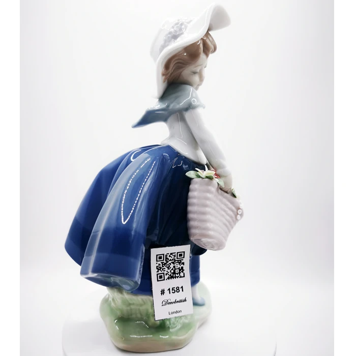 Lladro “Pretty Pickings Girl with Basket of Flowers” Biblo