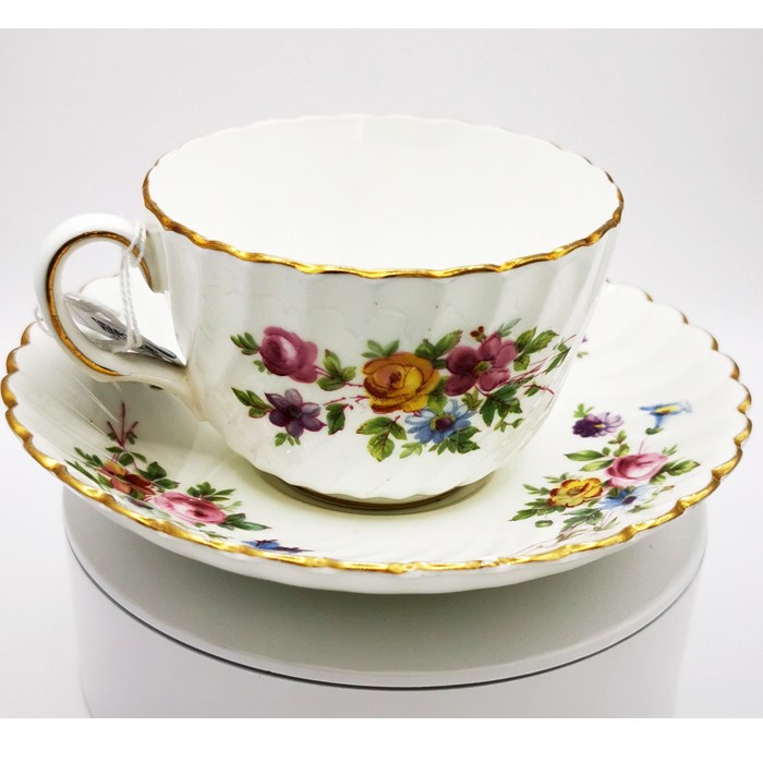Mintons Marlow Çay Fincanı ve Tabağı – Klasik İngiliz Porseleni