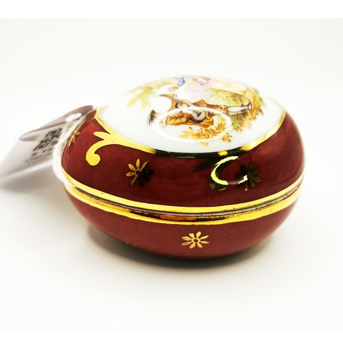 Limoges Fragonard "The Drying Couple" Egg-Shaped Jewelry Box – A Miniature of French Romanticism and Elegance for Your Collection