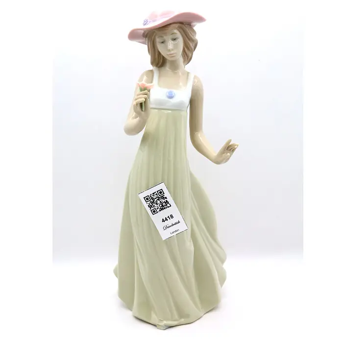 Lladro Nao No:02001830 