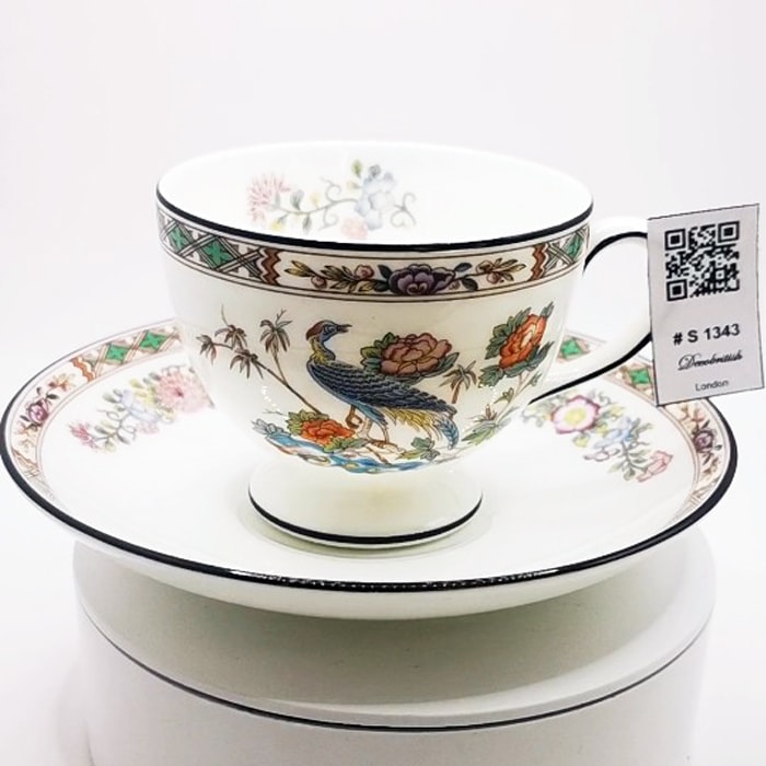 Wedgwood – Tavus Kuşu Desenli Çay Fincan Takımı