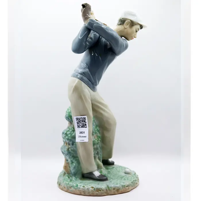 Lladro Golfer Man Biblo Model 3831 – Vicente Martinez TasarımıLladro