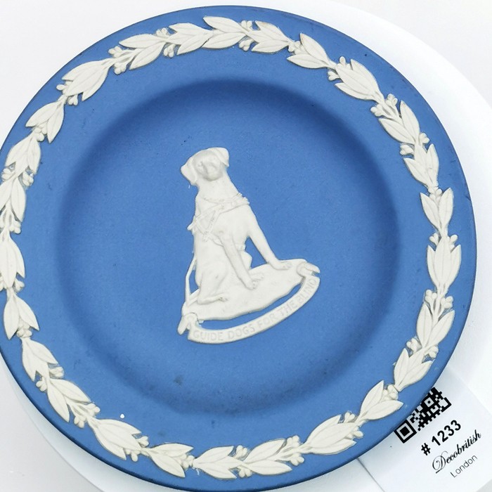 Wedgwood Round Plate – Special Design for Guide Dogs