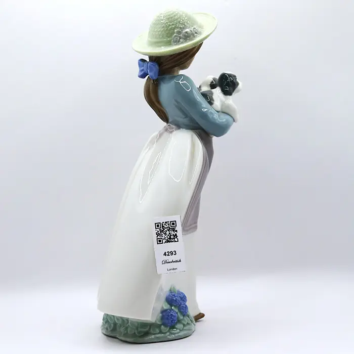NAO by Lladro “What an Armful!” Figurine Model 1156 – Vicente
