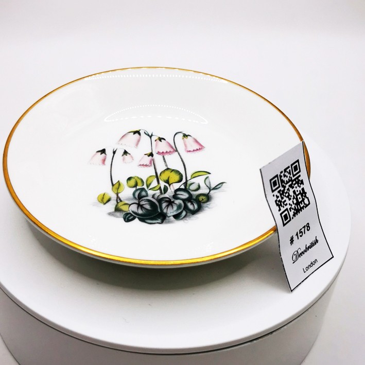 Royal Worcester Elegant Nut Dish/Serving Dish – Chic and Functional Design