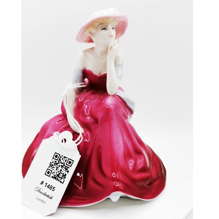 Coalport Penny Figurine – A Nostalgic Touch to Your Collection with English Elegance
