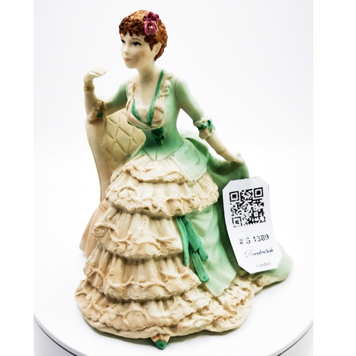 Coalport Figurine - Beau Monde Clara