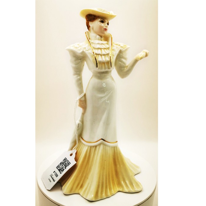 Coalport Chatilly Lace Figurine – Capture Elegance with Fine Craftsmanship