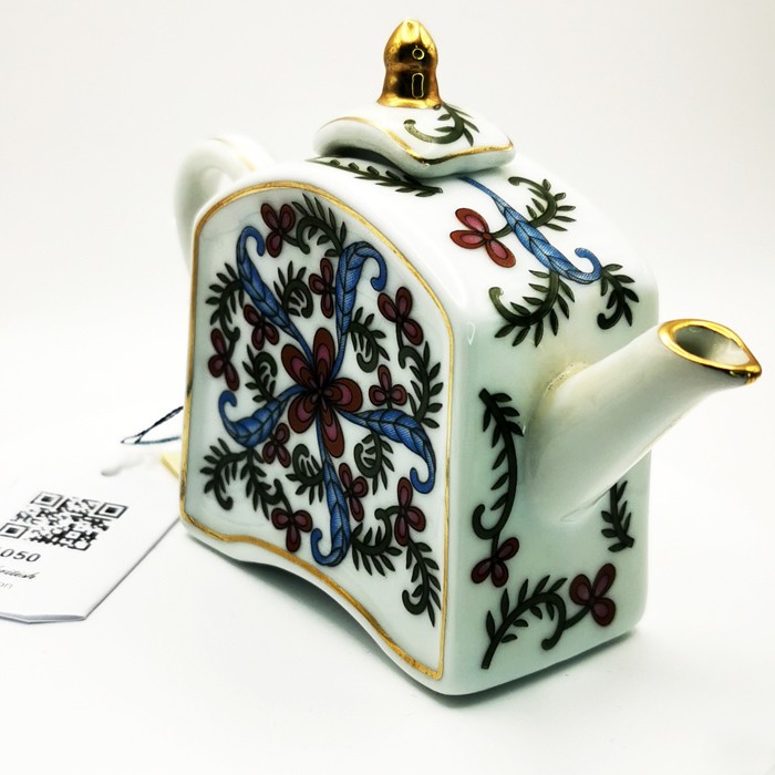 Porcelain Art Miniature Porcelain Teapot - Vintage Collectible Decoration (7.5 cm)