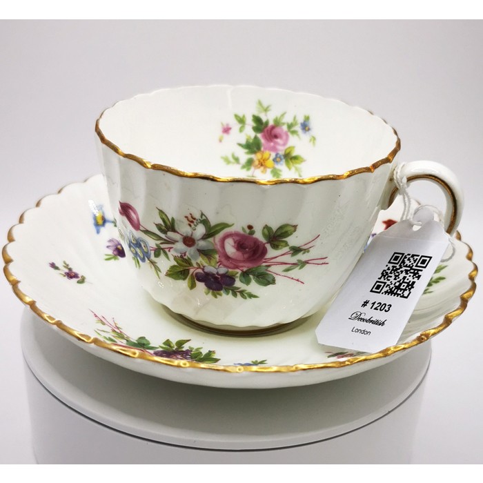 Mintons Marlow Çay Fincanı ve Tabağı – Klasik İngiliz Porseleni