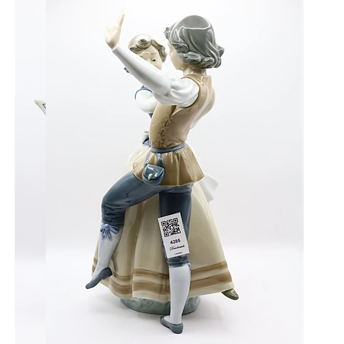 Lladro “Dancing the Polka” Biblo Model 5252 – Regino Torrijos