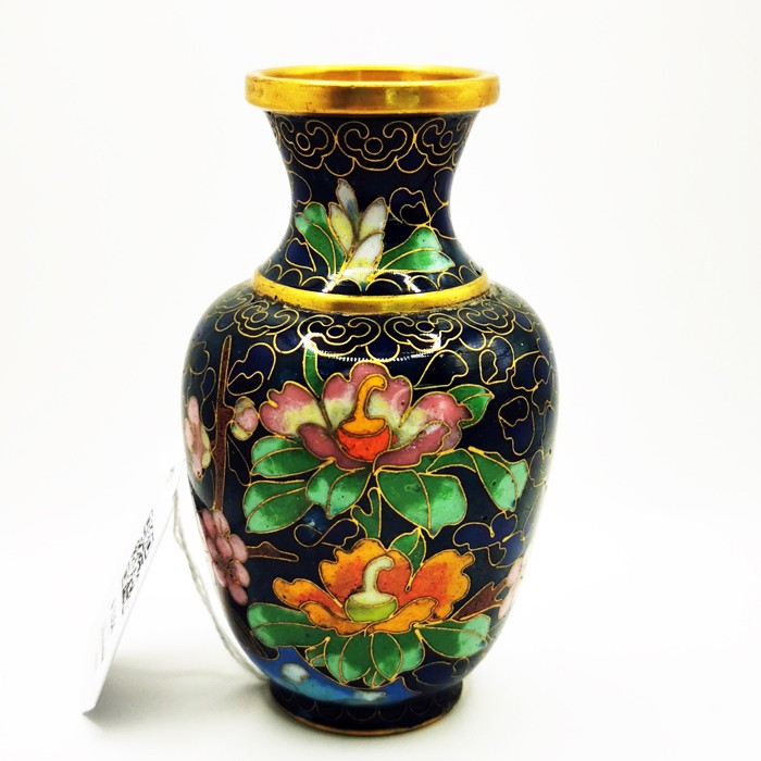 Cloisonné Vase – Elegant Patterns and Legendary Craftsmanship